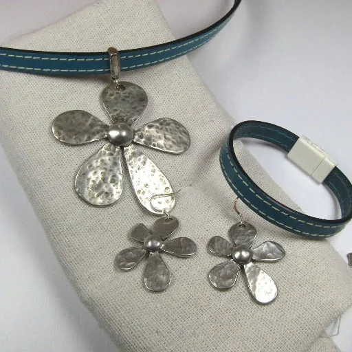 beautiful sterling silver necklaces -Designer Jewelry Set Turquoise Leather Choker Daisy Accents