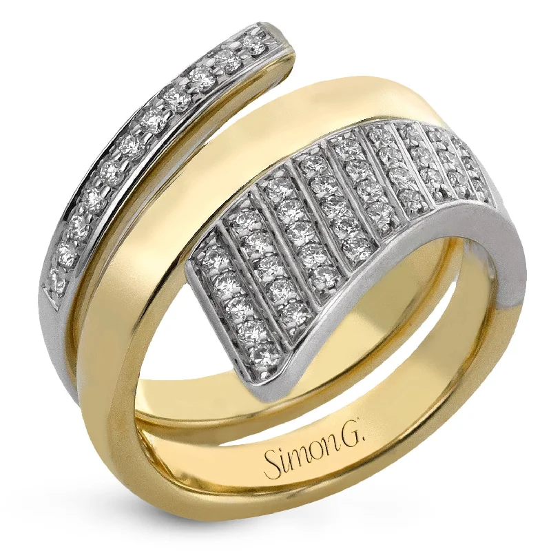 simple gold rings for women -Fashion Ring in 18k Gold with Diamonds